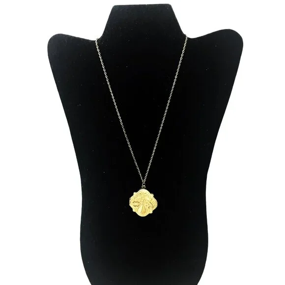 Vintage Hexagonal Ornate Floral Embossed Brass Locket Choker Necklace - Picture 15 of 16